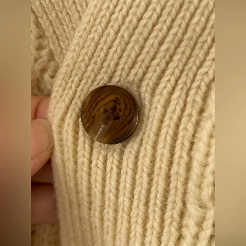 Brandy Melville LADIES’ OVERSIZE CREAM CABLE KNIT SWEATER Cardigan NEW NWT O/S - Picture 4 of 9